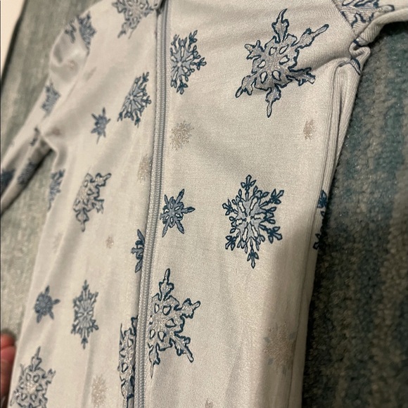 Kyte Printed Zippered Footie In SNOWFLAKE - Picture 4 of 6